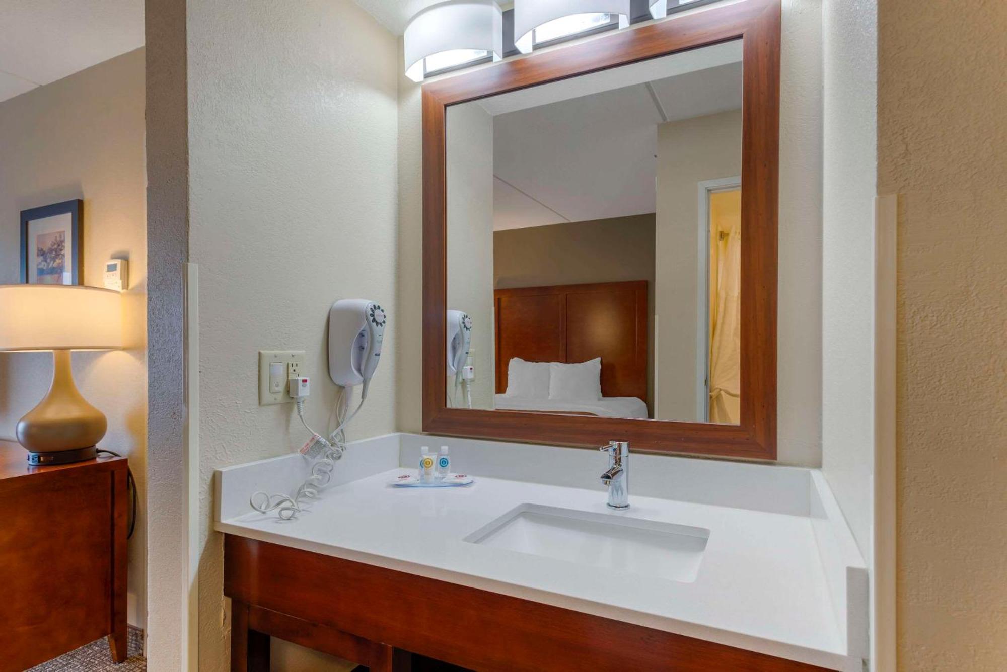 Comfort Inn & Suites Wilkes Barre - Arena Buitenkant foto